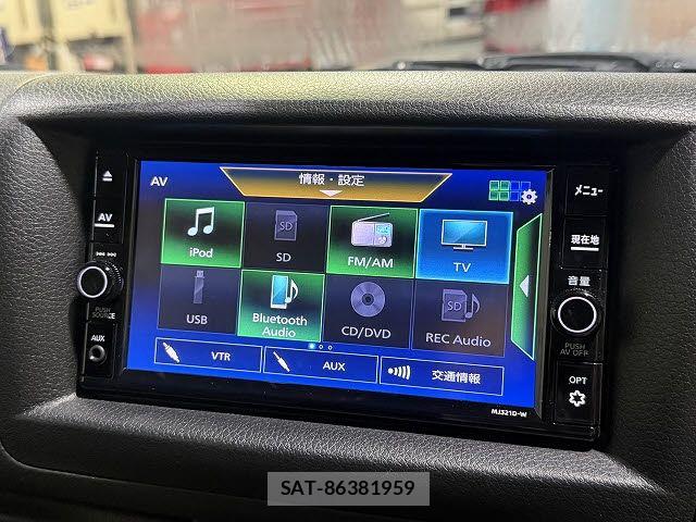 Nissan Caravan 2021-10 8879009-9