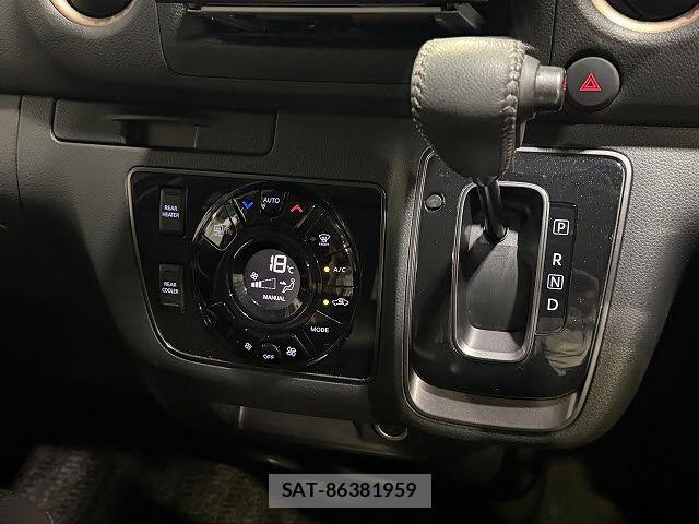 Nissan Caravan 2021-10 8879009-11