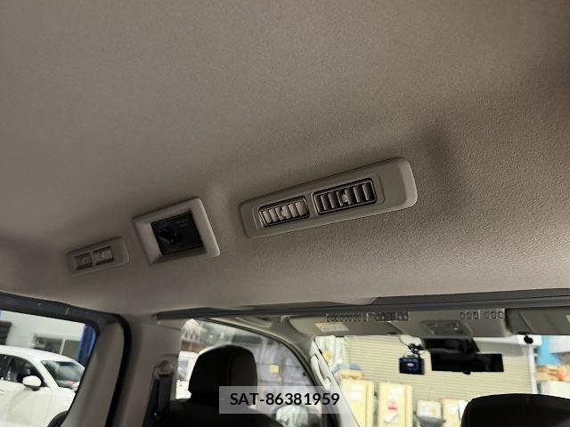 Nissan Caravan 2021-10 8879009-13