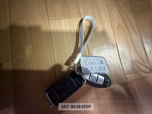 Nissan Caravan 2021-10 8879009-15