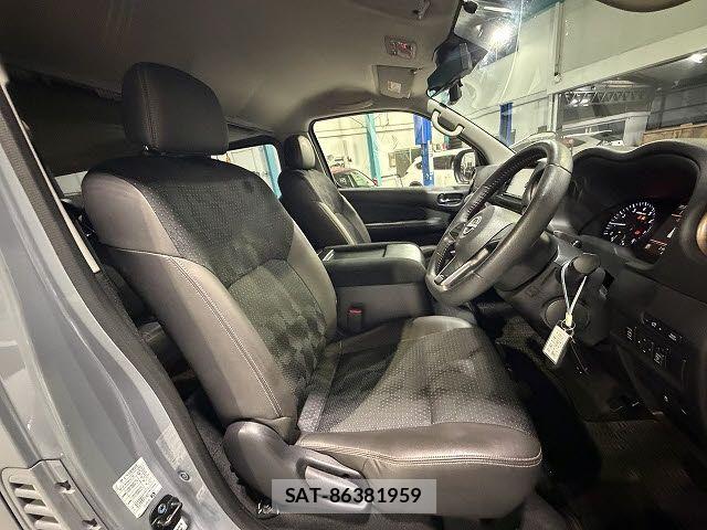 Nissan Caravan 2021-10 8879009-7