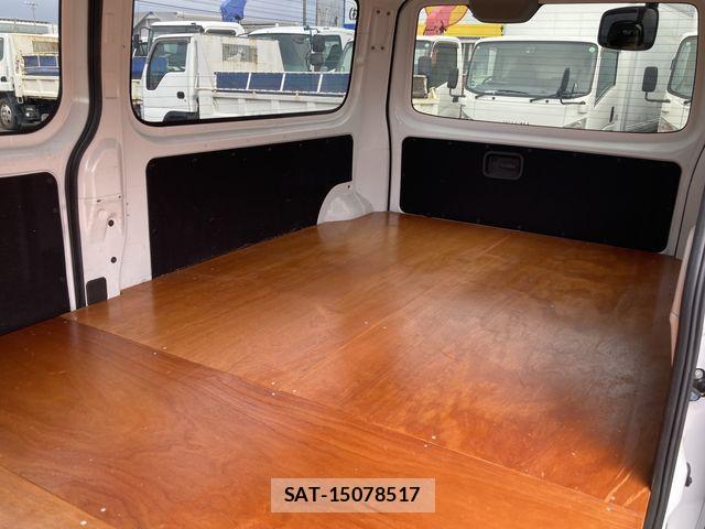 Nissan Caravan 2022-07 1411635-10