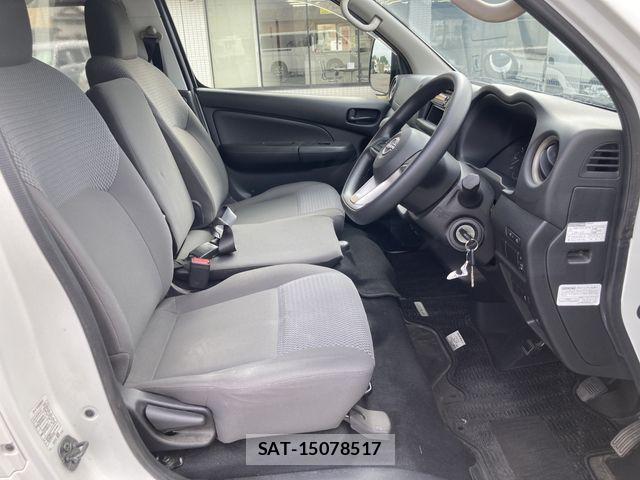 Nissan Caravan 2022-07 1411635-6