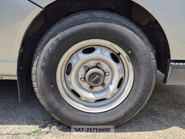 Nissan Caravan 2004-03 6670733-11