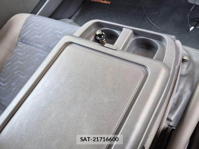 Nissan Caravan 2004-03 6670733-22