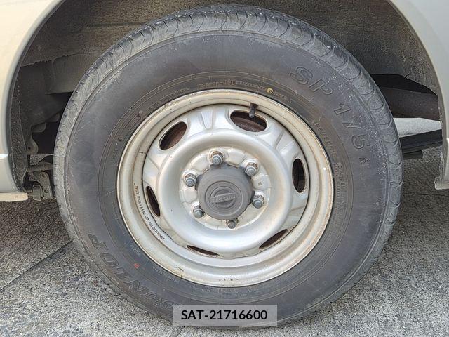 Nissan Caravan 2004-03 6670733-7