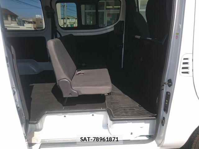 Nissan Caravan 2022-03 5861173-11