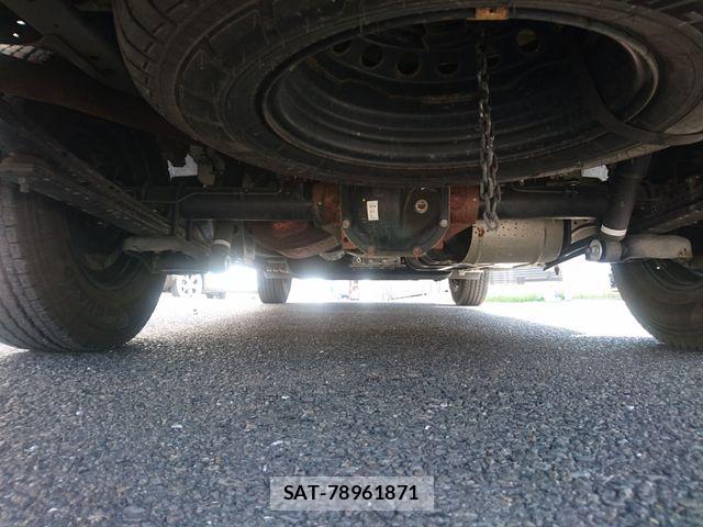 Nissan Caravan 2022-03 5861173-27
