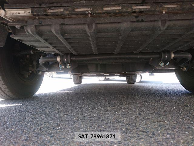 Nissan Caravan 2022-03 5861173-28