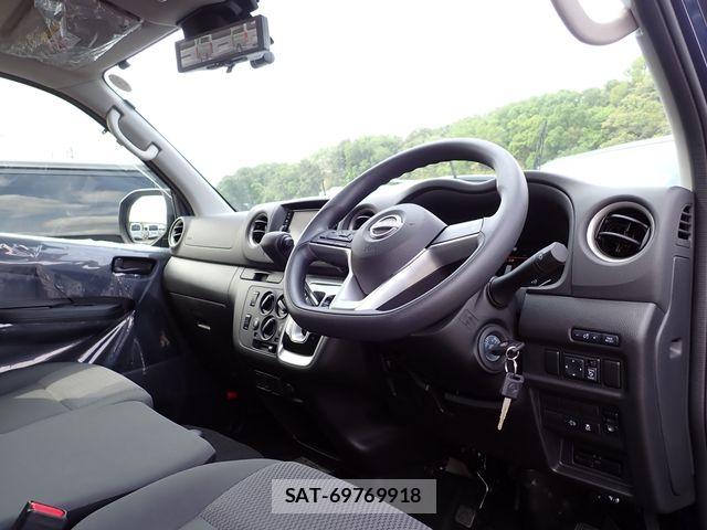 Nissan Caravan 2025-02 6670734-21