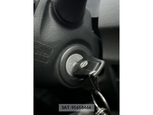 Nissan Caravan 2015-11 7250053-14
