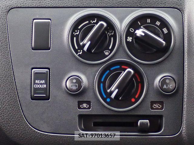 Nissan Caravan 2024-04 7615391-13