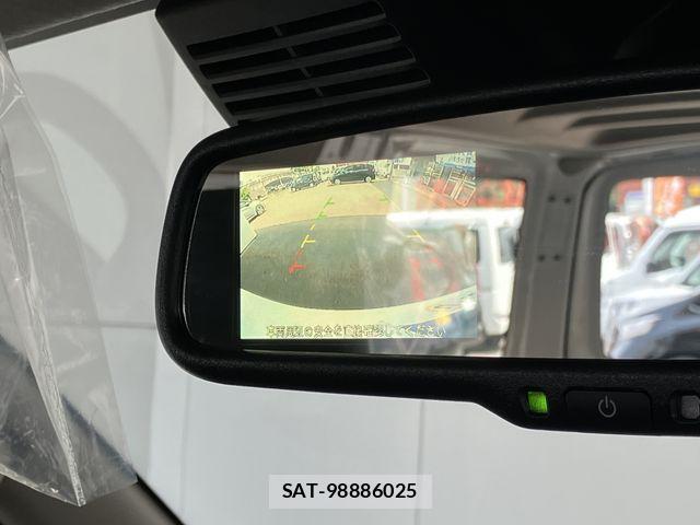 Nissan Caravan 2026-06 8098400-15