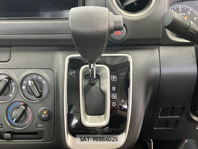 Nissan Caravan 2026-06 8098400-17