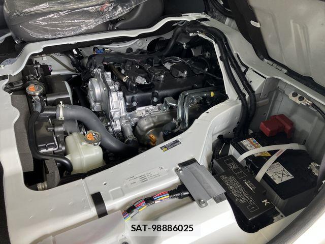 Nissan Caravan 2026-06 8098400-7