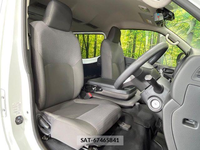 Nissan Caravan 2023-11 8158125-7