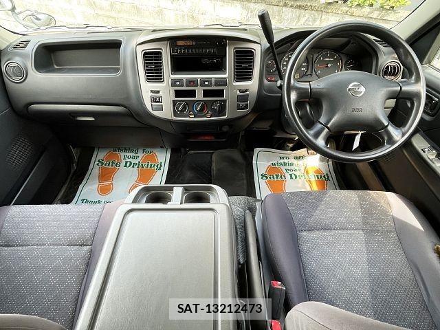 Nissan Caravan 2011-10 8411543-1