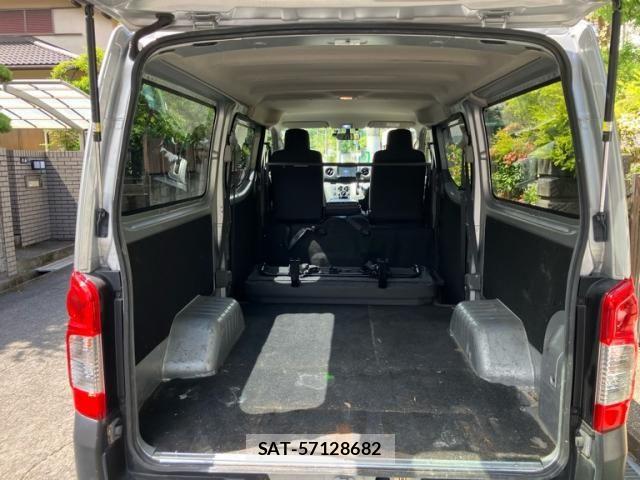 Nissan Caravan 2017-09 8411541-10