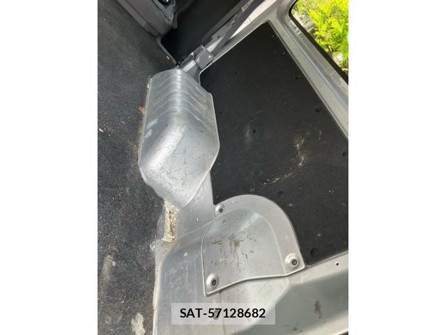 Nissan Caravan 2017-09 8411541-12