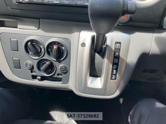 Nissan Caravan 2017-09 8411541-18