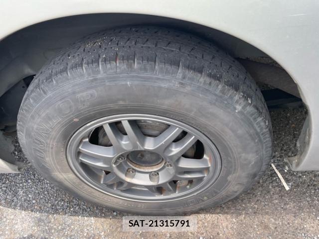 Nissan Caravan 2013-02 8626097-9