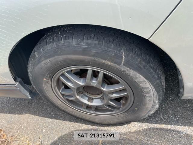 Nissan Caravan 2013-02 8626097-10