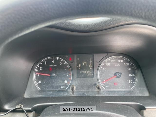 Nissan Caravan 2013-02 8626097-20