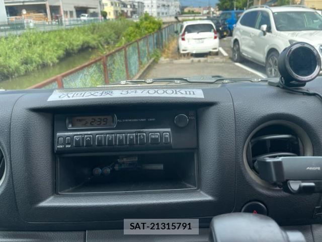 Nissan Caravan 2013-02 8626097-22