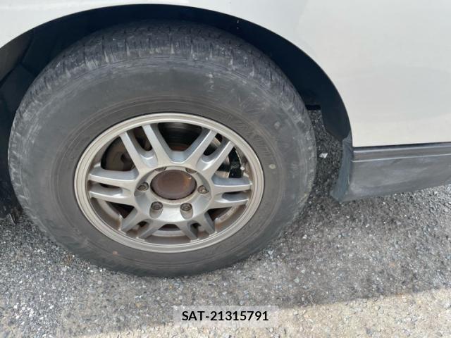Nissan Caravan 2013-02 8626097-7