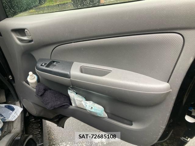 Nissan Caravan 2021-02 8828170-10