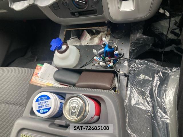 Nissan Caravan 2021-02 8828170-15