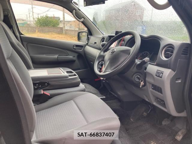 Nissan Caravan 2013-12 8848422-11