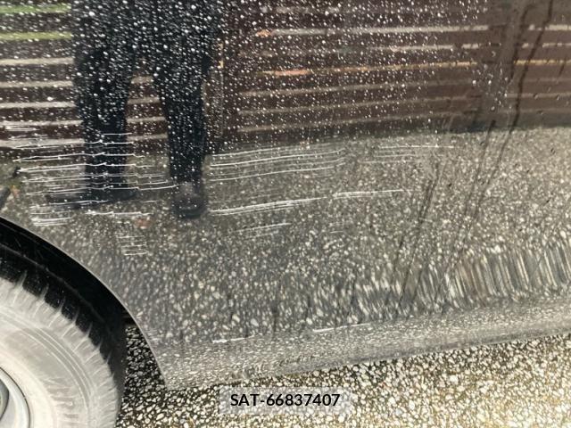 Nissan Caravan 2013-12 8848422-17