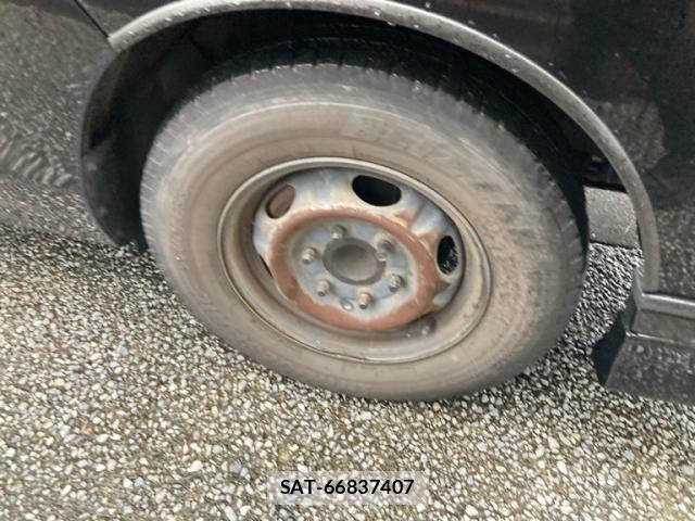 Nissan Caravan 2013-12 8848422-7