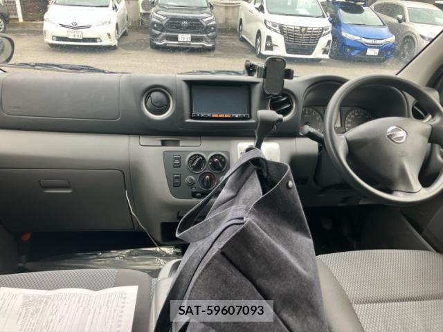 Nissan Caravan 2015-06 8879011-14