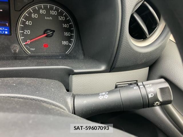 Nissan Caravan 2015-06 8879011-16