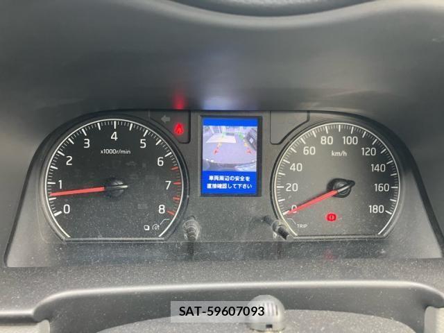 Nissan Caravan 2015-06 8879011-20