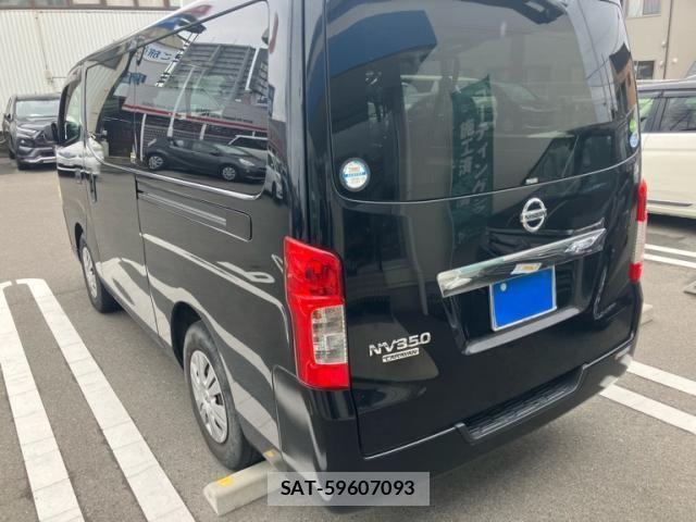Nissan Caravan 2015-06 8879011-3
