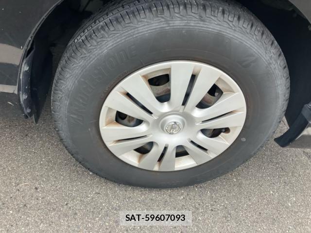 Nissan Caravan 2015-06 8879011-4