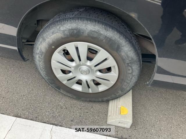 Nissan Caravan 2015-06 8879011-6