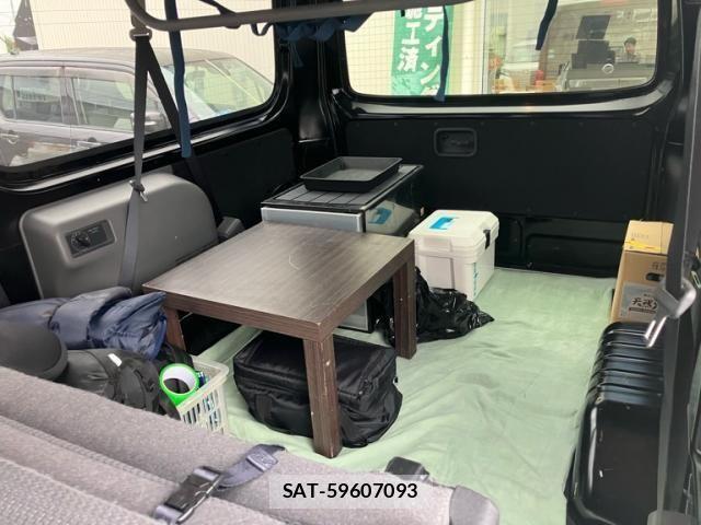 Nissan Caravan 2015-06 8879011-8