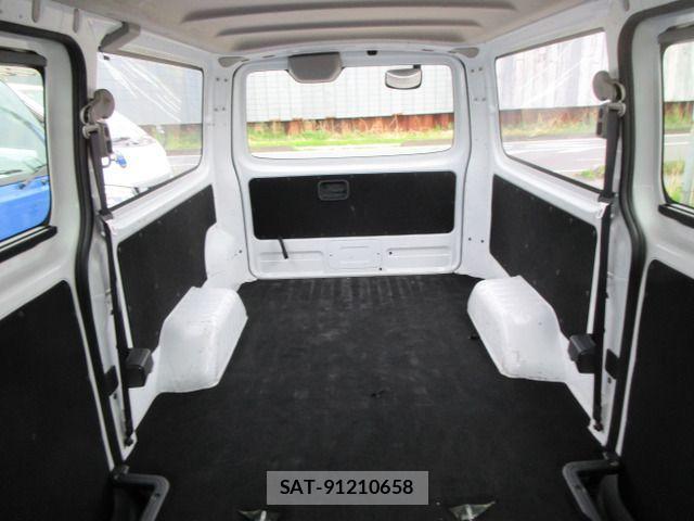 Nissan Caravan 2022-03 909125-16