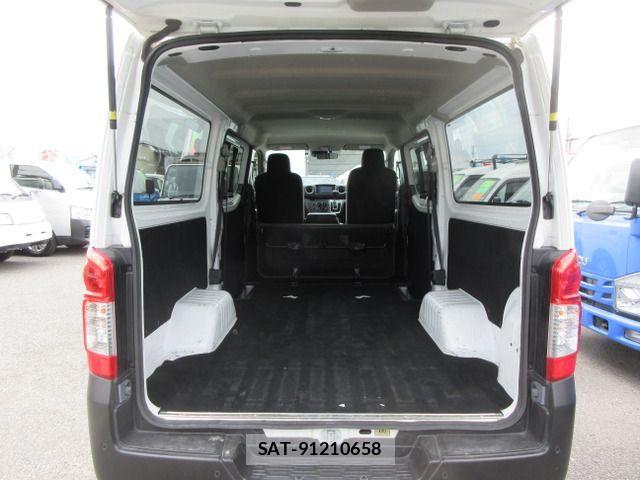 Nissan Caravan 2022-03 909125-17
