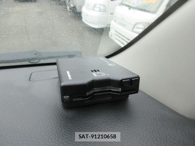 Nissan Caravan 2022-03 909125-18