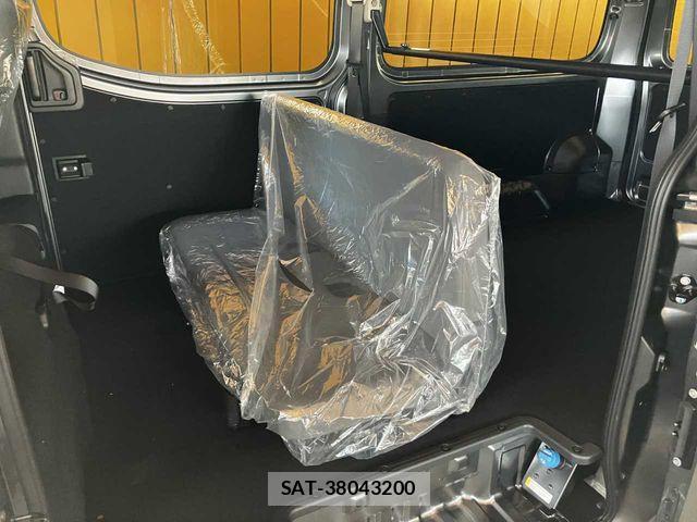 Nissan Caravan 2025-11 2246681-5