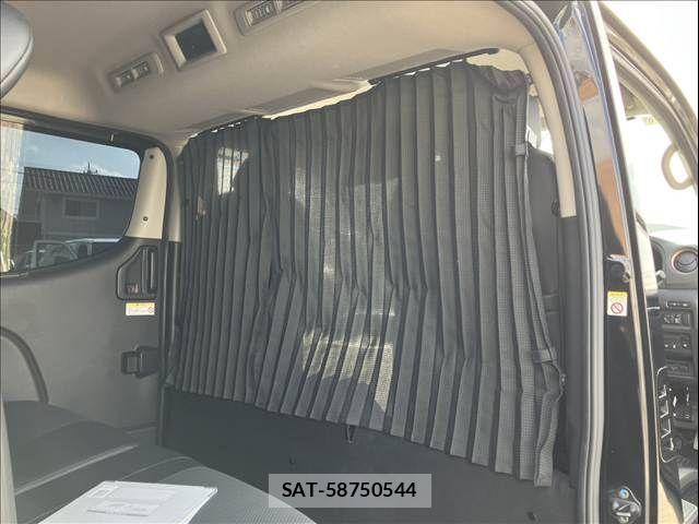Nissan Caravan 2022-09 3662798-16