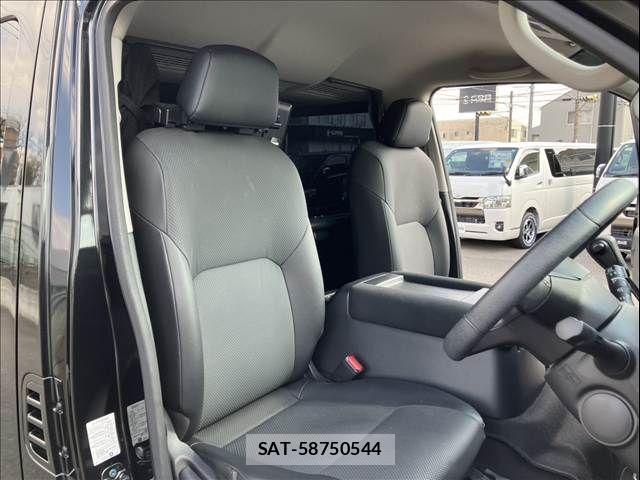Nissan Caravan 2022-09 3662798-6