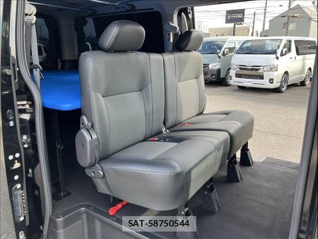 Nissan Caravan 2022-09 3662798-7