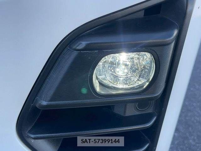 Nissan Caravan 2021-10 4419985-9