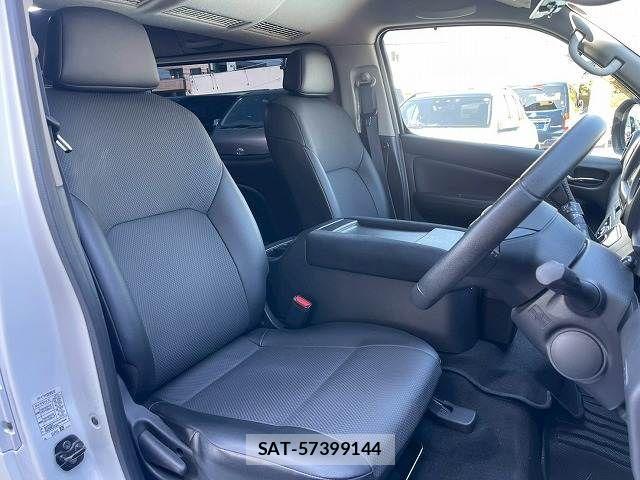 Nissan Caravan 2021-10 4419985-10